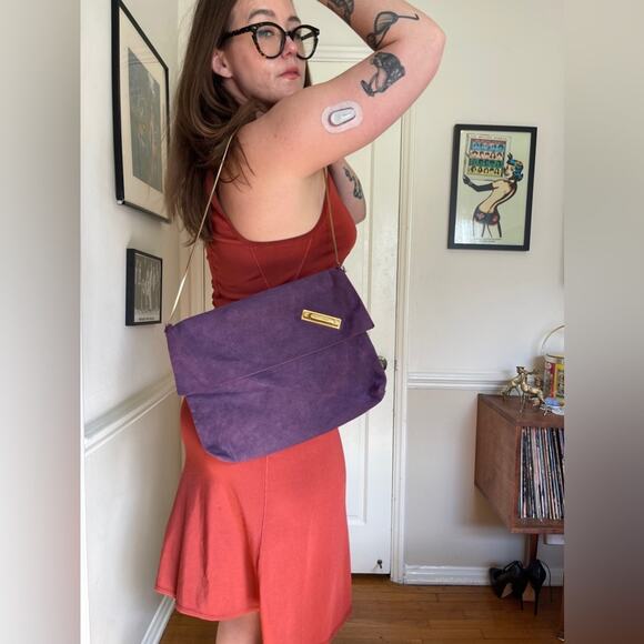 70s Vintage Purple Ultra Suede Purse w Chain Strap - Picture 2 of 13